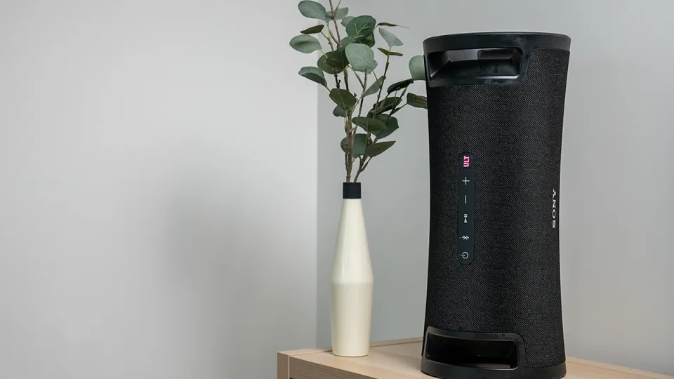 „Sony ULT Field 7“ garso kolonėlės apžvalga: fantastiškas prietaisas jūsų vakarėliui, tačiau už tokią pramogą teks gerokai paploninti savo piniginę
