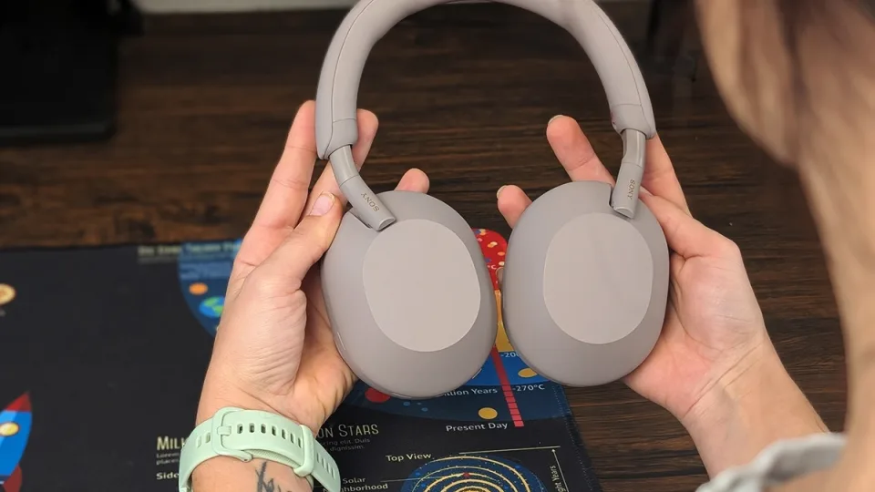 „Sony WH-1000XM5“ belaidžių ausinių apžvalga: geriausia, ką šiandien siūlo japonų milžinė