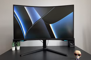 „Samsung Odyssey Neo G7” monitoriaus apžvalga: didžiulis lenktas ekranas su pasakiškomis galimybėmis, kurios patenkins daugelio poreikius