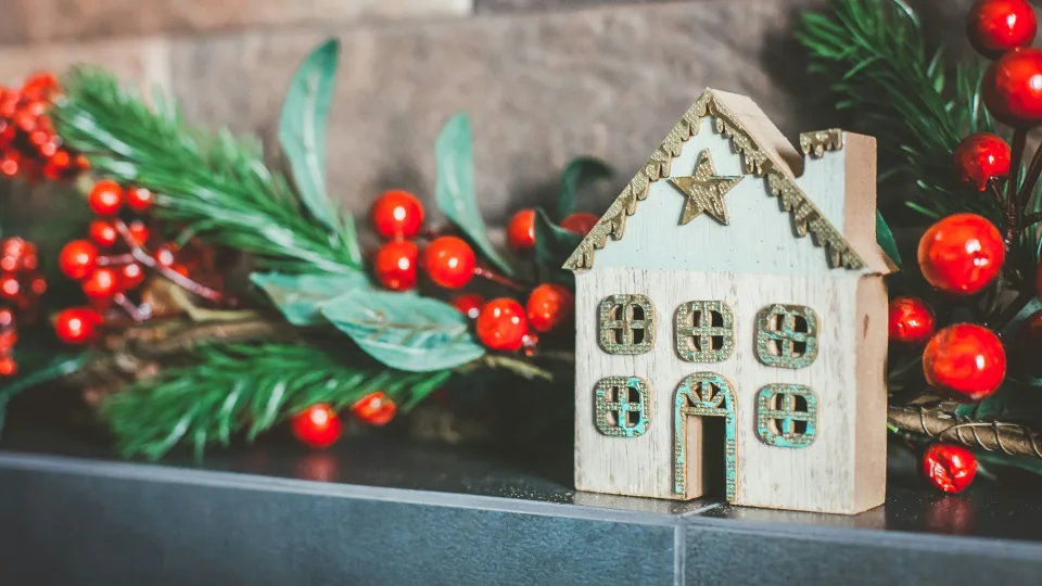 Blizgesio mažiau, o jaukumo daugiau: šventinės dekoro tendencijos, kurios kuria ramybę ir stilių