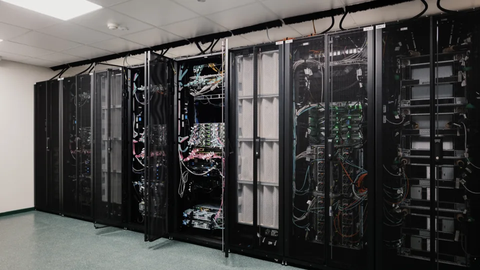 Superkompiuteriai jau keičia verslą Lietuvoje: ekspertai pasakė, ką išties jie suteikia