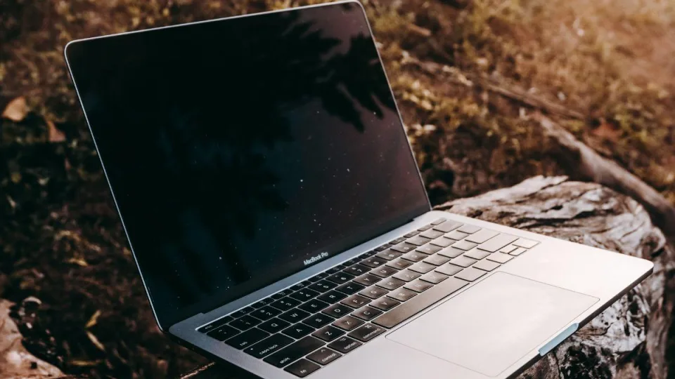 Ukrainietis karys pasaulyje išgarsėjo dėl paprasto MacBook: štai, kas pribloškė net ekspertus