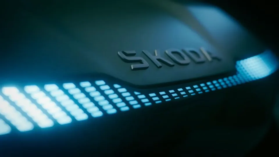 „Škoda“ pristato naują savo flagmaną: elektrinis „Peaq“ modelis taikosi į prestižo viršūnę