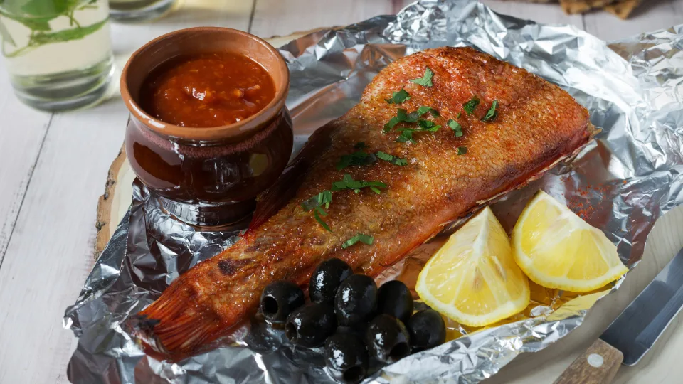 Ruošiate šiuos patiekalus? Jokiu būdu nenaudokite folijos, skonis bus visiškai kitoks nei turėtų