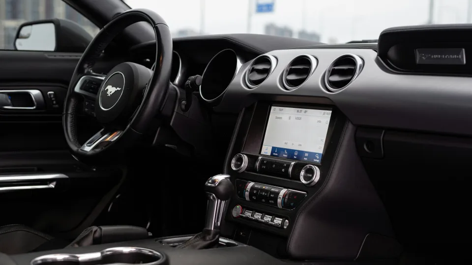 Ekspertai perspėja: vairuotojai taip taupo degalus, bet rizikuoja brangiu remontu