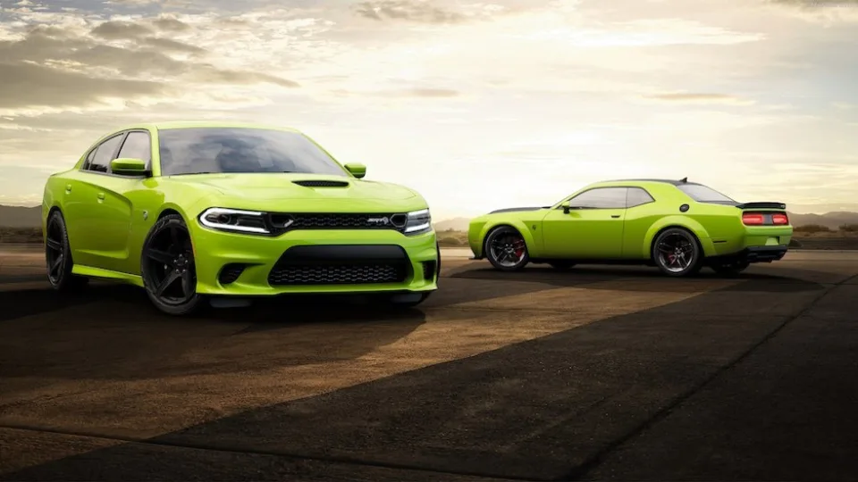 Staigus „Stellantis“ posūkis šokiravo rinką: ar žlunga didžioji elektromobilių svajonė?