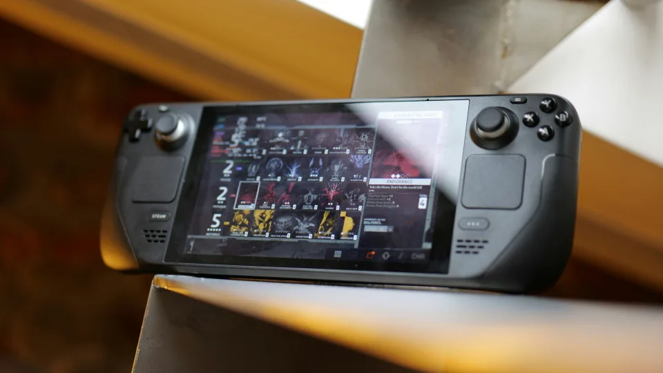 Žaidėjų kantrybė senka: šio kompaktiško žaidimų įrenginio įsigyti praktiškai neįmanoma, kalta krizė