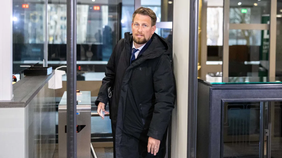 Pinigai iš šeimos narių ir gausybė grynųjų pinigų, kas iš tikrųjų finansuoja „Nemuno aušrą“?