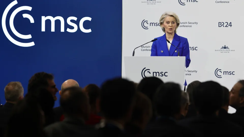 Grenlandijos klausimas kaista: tęsiantis deryboms dėl likimo Von der Leyen planuoja kelionę į salą