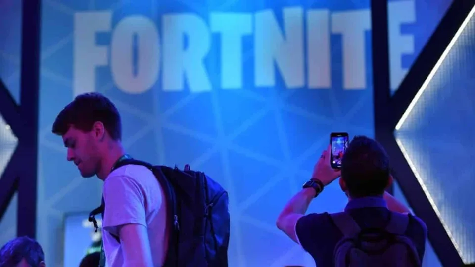 „Google“ nebeturi kito pasirinkimo: „Fortnite“ kūrėjai patvirtino, jog „Epic Games“ parduotuvė sugrįžta