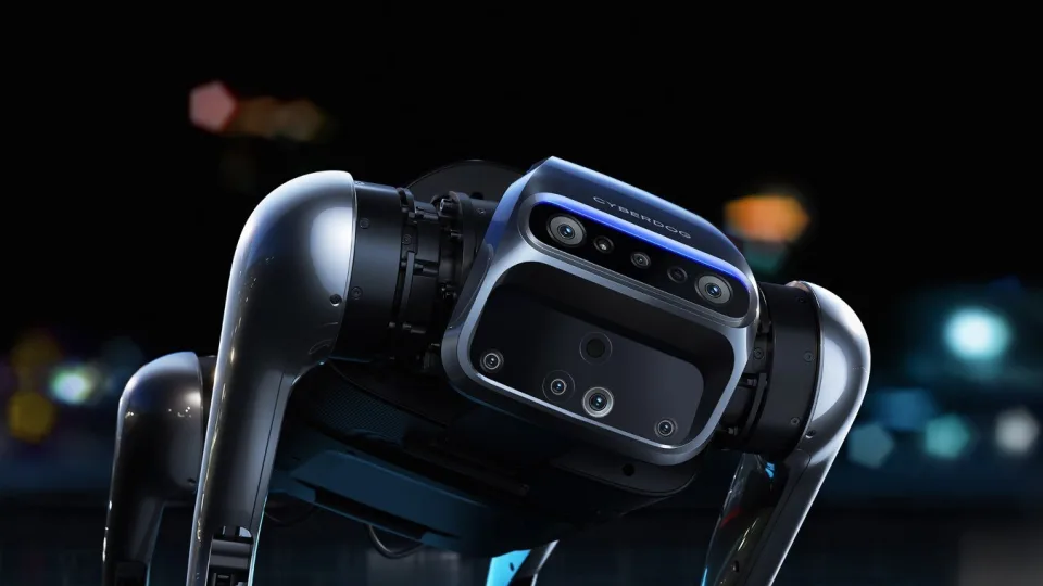 Mūsų turimiems augintiniams tai nepatiks: Barselonoje įvykusios parodos metu pristatyti net du šunys-robotai