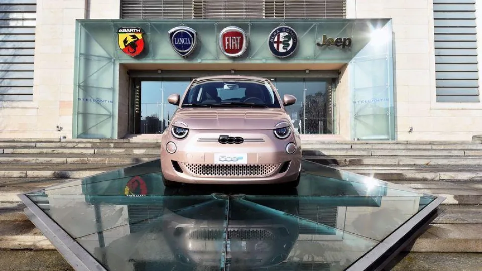 Didžiulės investicijos į elektromobilių baterijų gamyklą Ispanijoje: „Stellantis“ ir Kinijos milžinė investuos 4,1 mlrd. eurų į vieną didžiausių gamyklų regione