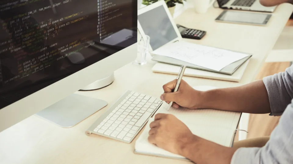 Smunkantis Lietuvos produktyvumas signalizuoja, kad laikas permąstyti darbo modelius