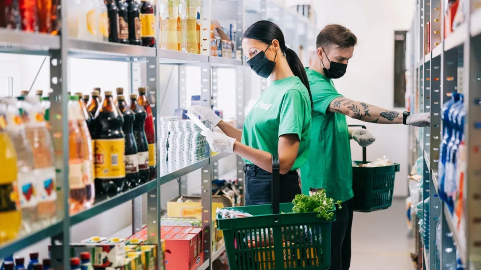 Sulaukta daugiau skundų dėl nelietuviškai suteiktų paslaugų, tikrinami „Bolt“ ir „Wolt“ kurjeriai