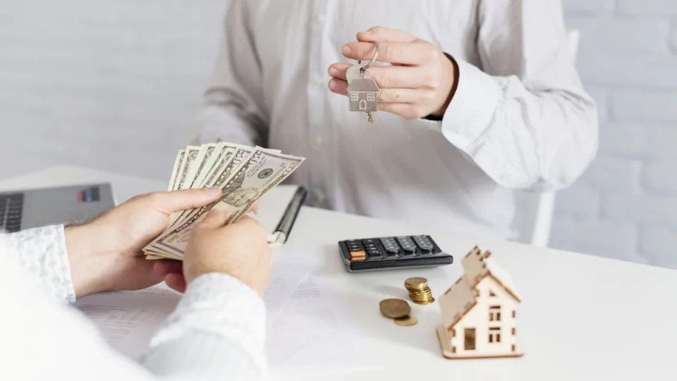 Naujas būsto bumas Lietuvoje: bankai skolina milijonus, bet įperkamumas tirpsta