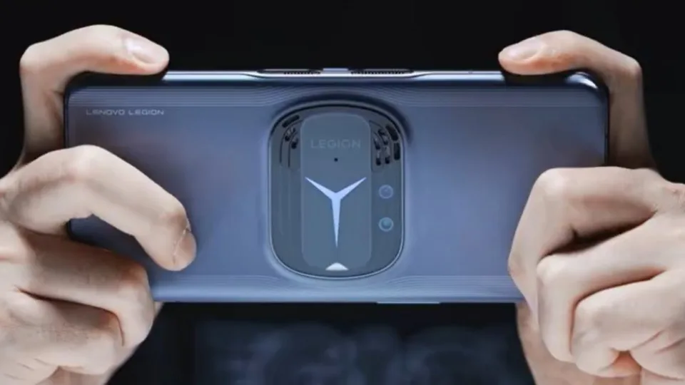 „Lenovo“ ruošia tikrą monstrą: naujasis bendrovės flagmanas turės neįtikėtiną kiekį atminties