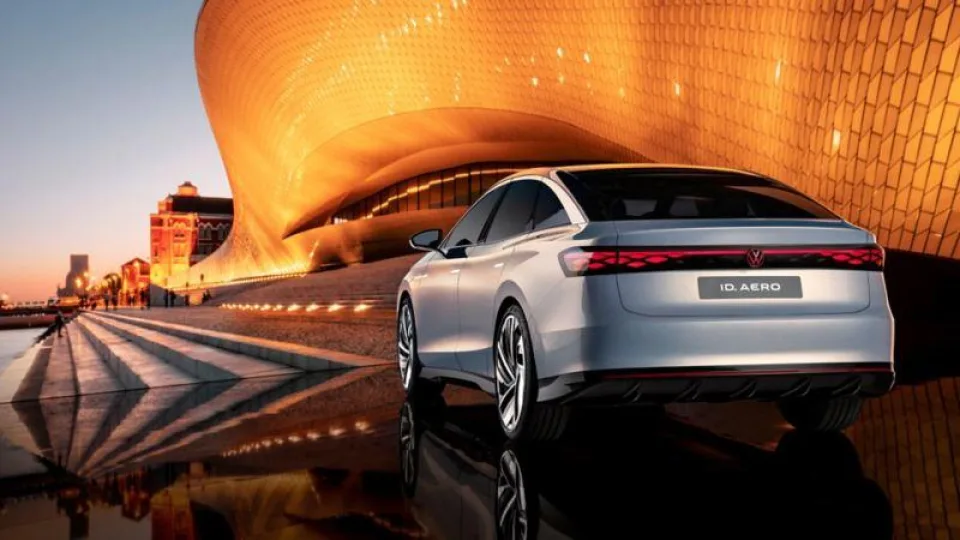 Las Vegase bus praverta „Volkswagen“ paslapčių skrynia: jau netrukus bus pristatytas elektromobilis, kuris pakeis legendinį „Passatą“