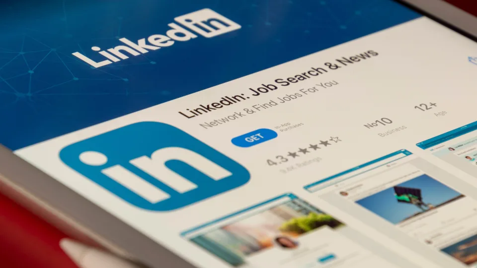 „LinkedIn“ vartotojų ir darbdavių pamėgta „Easy Apply“ funkcija: ekspertas aiškina, kada ja naudotis nereikėtų