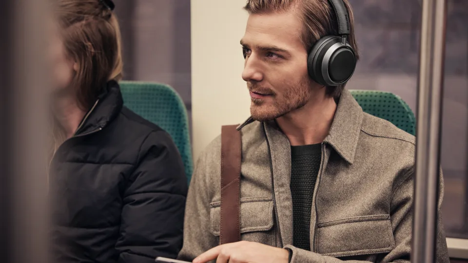 „Philips“ pristatė naujas ausines ir ausinukus: aukščiausios kokybės produktai, kurie nustebins savo galimybėmis