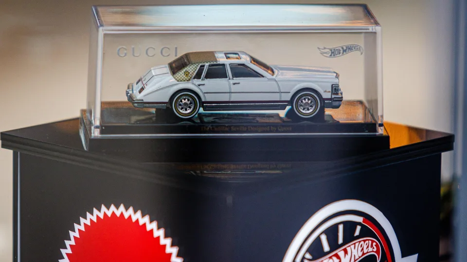 Unikali automobilių modeliukų paroda Kaune: tarp rečiausių ir brangiausių eksponatų „Gucci Cadillac Seville“