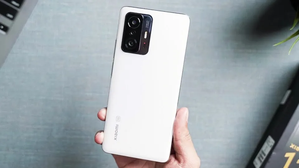 Dar vienas „Xiaomi“ flagmanas sulaukė atnaujinimo: lietuvių pamėgtas modelis jau gauna „Android 13“ operacinės sistemos versiją