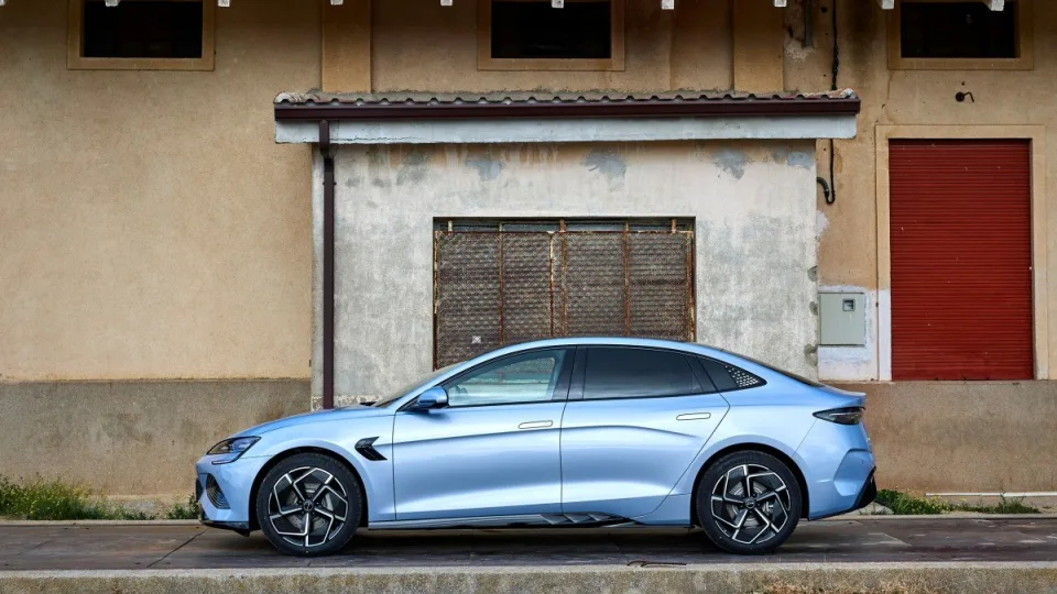 Galingas Europos Sąjungos kirtis Kinijos automobilių gamintojams: ruošiamasi pakeitimams, kurie gali brangiai kainuoti daugeliui gamintojų