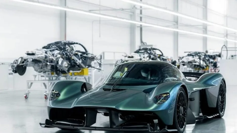 Tokio automobilio nerodo net per filmus: pademonstruotas monstriškas superautomobilis, aprūpintas neįtikėtinais sprendimais