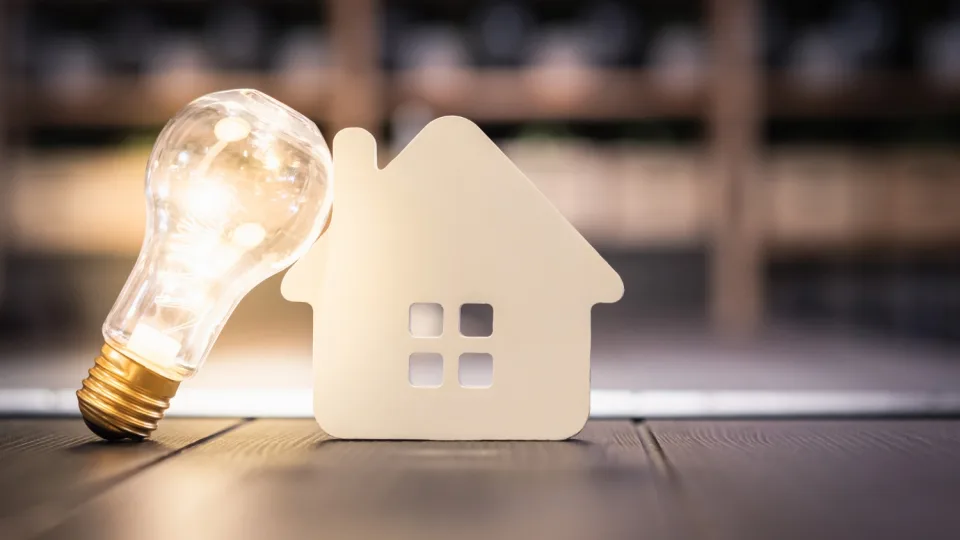 Kainų šokas elektros biržoje: Lietuva vos nepadengė viso savo poreikio, bet mokėjo rekordiškai daug