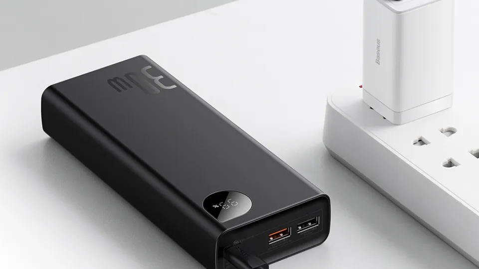 Pamirškite nuolat išsikraunančią telefono bateriją: šis įrenginys pasirūpins, kad senkanti baterija taptų istorija, o dabar dar ir už ypatingą kainą