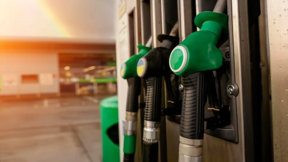 Ženkliai sumažinkite savo išlaidas degalams: sužinokite, ką privalu padaryti kiekvienam vairuotojui, jog sumažintumėte išlaidas benzinui ar dyzelinui