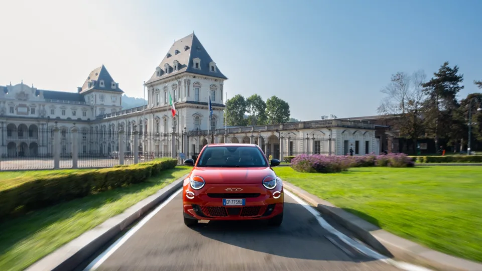 Pristatytas naujasis „Fiat 600 Hybrid“: itališko stiliaus „miestietis“