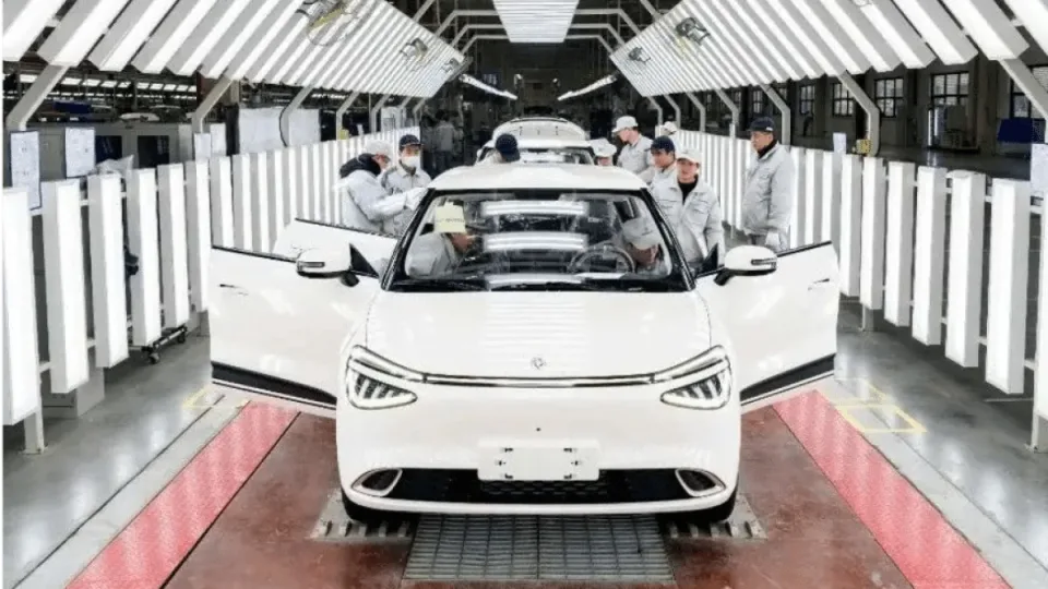 Kinai sukūrė neįtikėtinai pigų automobilį: „Nammi 01“ modelis pasiūlys dėmesio vertas savybes už neįtikėtinai žemą kainą, tačiau europiečiai mokės kone dvigubai daugiau