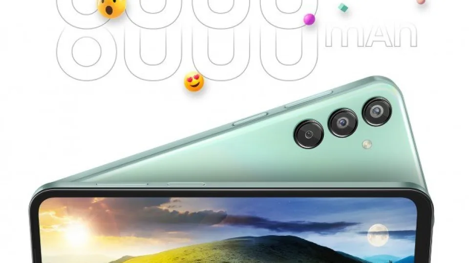 „Samsung“ pristatė nė 150 eurų nekainuojantį telefoną: pasiūlys itin talpią bateriją ir dėmesio vertas savybes, tačiau europiečiams teks nusivilti