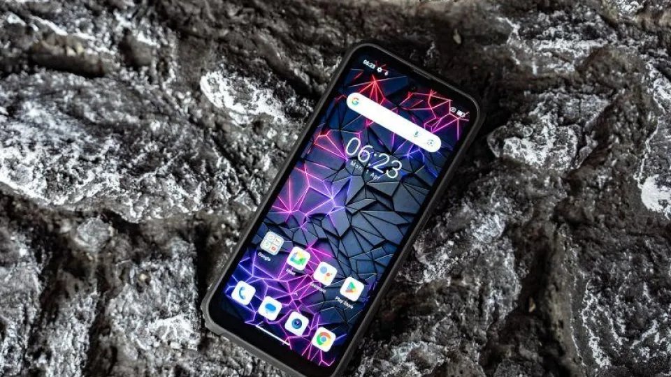 Kinai nepaliauja stebinti: pristatytas išskirtinis išmanusis telefonas, kuris aprūpintis net ir termovizoriumi