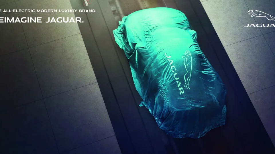 „Jaguar“ ruošiasi sudrebinti elektromobilių rinką: dar šiemet turėtumėme išvysti išskirtinį modelį, kuris išsiskirs savo prabanga ir unikaliais sprendimais