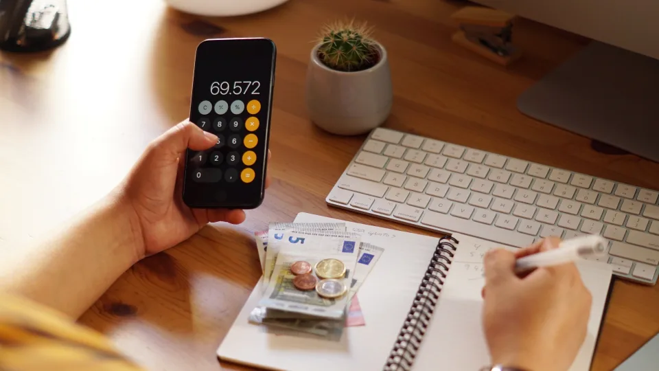 Kalėdos su dirbtinio intelekto pagalba? Jaunoji karta dovanas šiemet planuoja visiškai kitaip