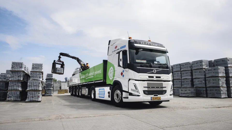 Jau praėjo penkeri metai nuo pirmųjų „Volvo“ sunkvežimių pristatymo: per šį laikotarpį jie nuvažiavo 80 mln. kilometrų, populiarumas auga visame pasaulyje