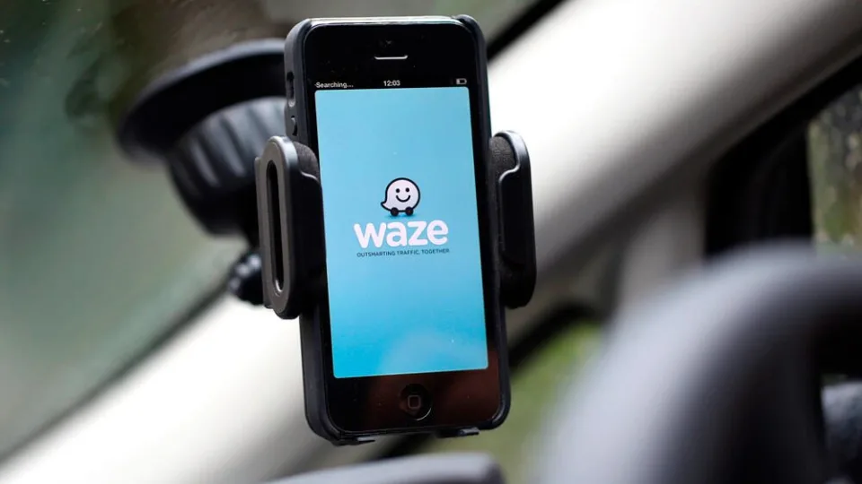 Daugeliui vairuotojų ši programėlė jau spėjo tapti tikru galvos skausmu: tai, kas dabar vyksta su „Waze“ erzina ne tik lietuvius, bet ir visą likusį pasaulį