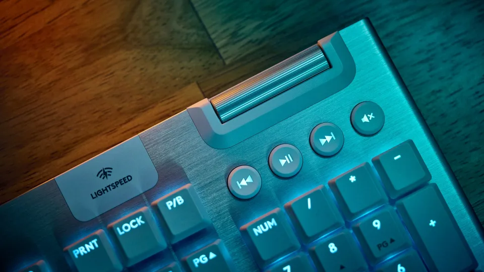 „Logitech G“ pristato naujos kartos „Pro“ serijos peles ir klaviatūrą, pademonstruota ir pažangiausia kada nors sukurta žemo profilio žaidimų klaviatūra