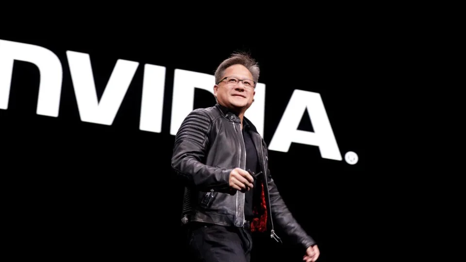 Milijardai, kurie gali subliūkšti: „Nvidia“ vadovas tiki pažanga, o ekspertai neišvengiamu sprogimu
