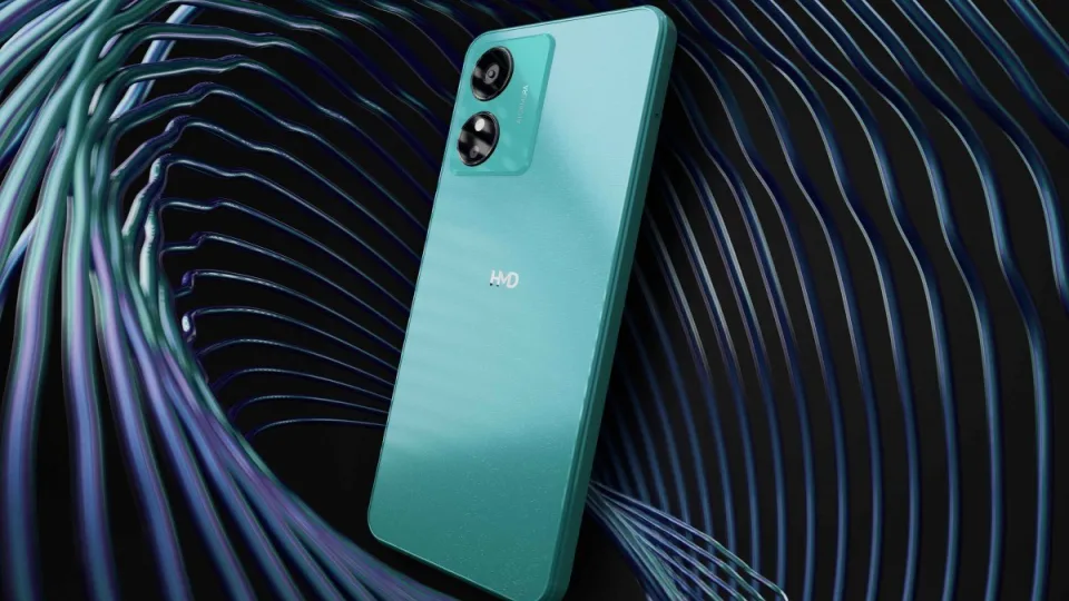 „Nokia“ prekinį ženklą valdanti bendrovė pristatė vos 100 eurų kainuosiantį išmanųjį telefoną, oficialiai debiutavo naujasis „HMD Aura²“