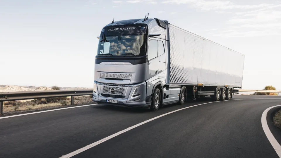 Pirmą kartą „Volvo Trucks“ tapo sunkiasvorių sunkvežimių rinkos lyderiu Europoje: gamintojo rinkos dalis Europoje sudarė 17,9%