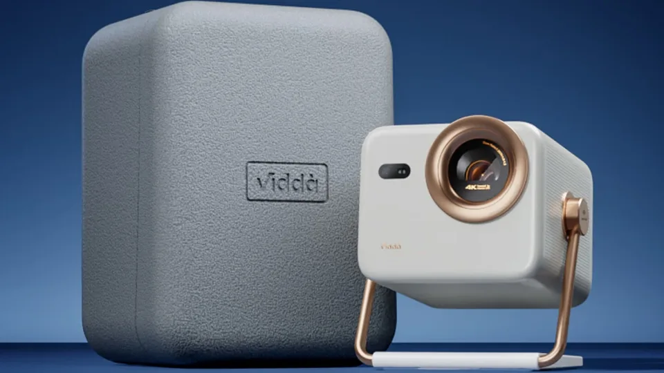 „Hisense“ pristatė 4K lazerinį vaizdo projektorių su optiniu priartinimu ir specialiu žaidimų režimu