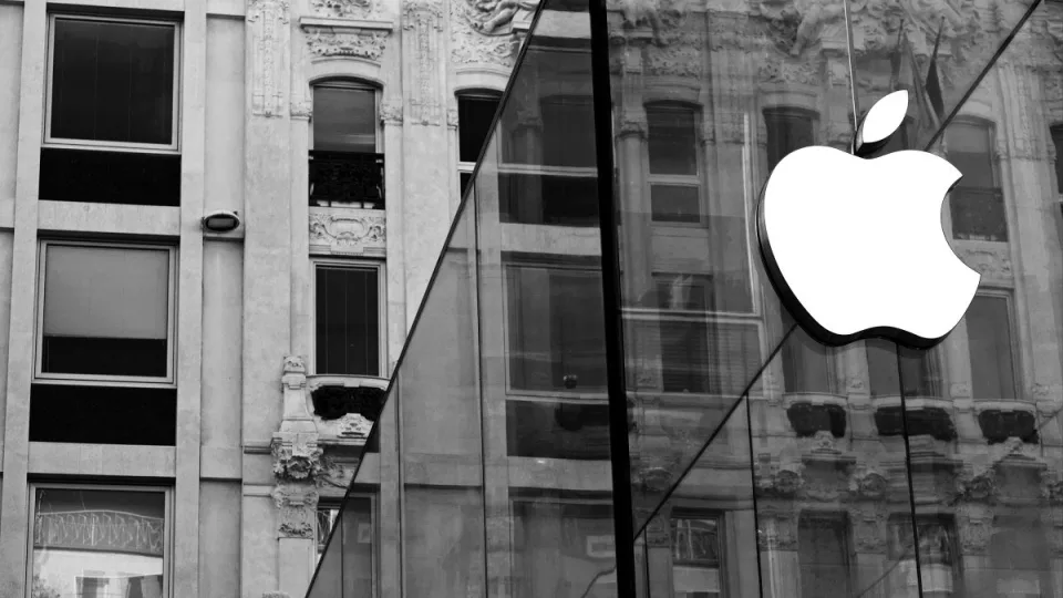 „Apple“ susidūrė su netikėtomis problemomis: negalės pardavinėti kai kurių savo telefonų JAV rinkoje