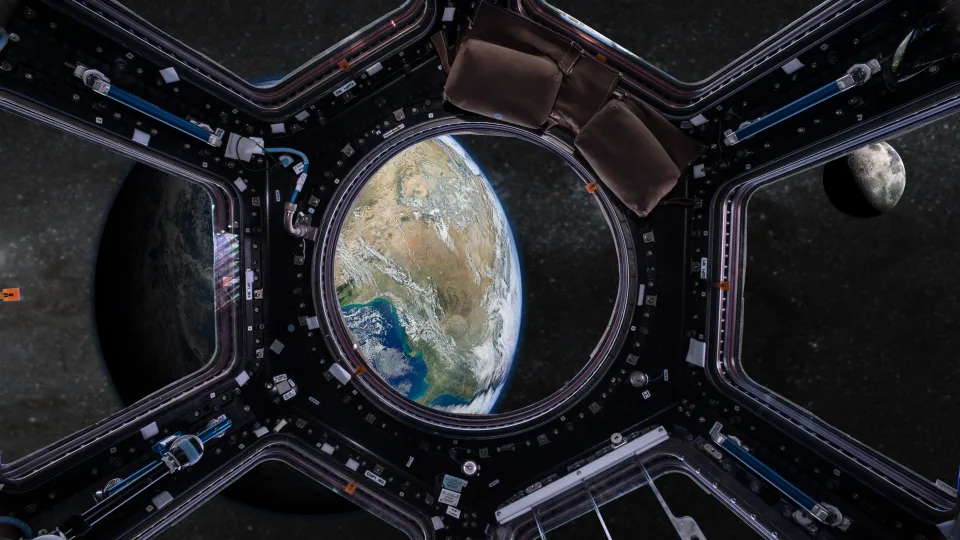 34 tūkstančiai eurų ir saulė, kuri nenusileidžia, plokščios Žemės šalininkas prarado tikėjimą šia teorija