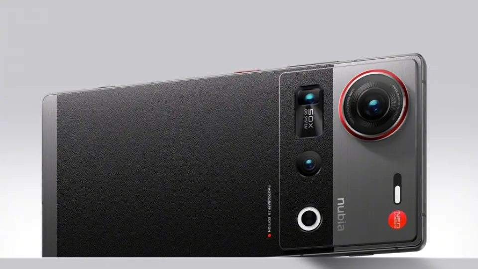 Įspūdingomis savybėmis pasižymintis „Nubia Z70S Ultra“ atvyksta į tarptautinę rinką, jau galima užsisakyti