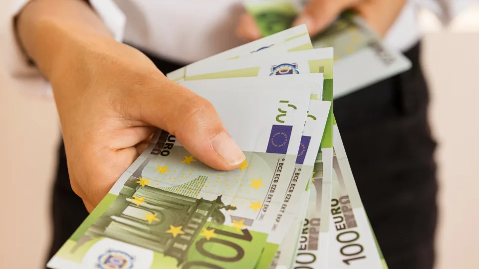 Sukčiai siautėja visoje Lietuvoje: iš gyventojų jau išviliojo dešimtis tūkstančių eurų