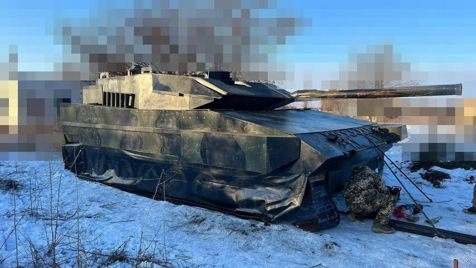 Rusų karių veiksmai šokiravo visą internetą: pamatykite, kokius prabangius automobilius naudoja fronte