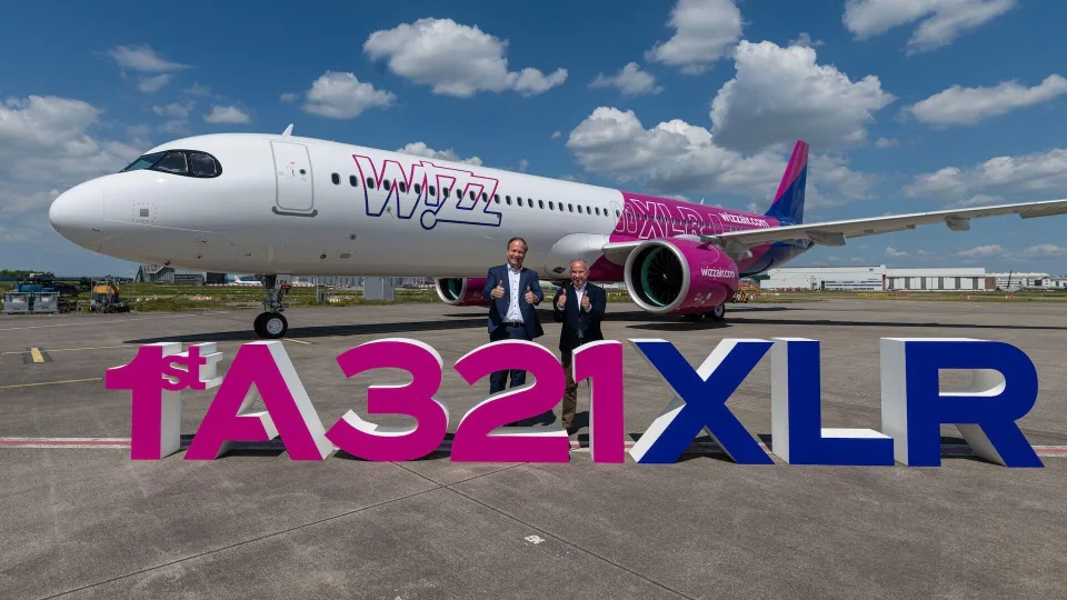 Jokių verslo klasių, bet daugiau komforto: pademonstruotas naujasis „Wizz Air“ lėktuvas, kuris nustebins