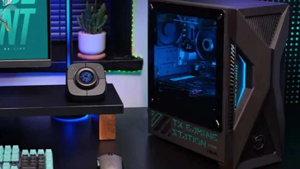 „Asus“ pristatė išskirtinį „ROG Zephyrus“ serijos stacionarų kompiuterį su „Intel Ultra 7-265F“ procesoriumi